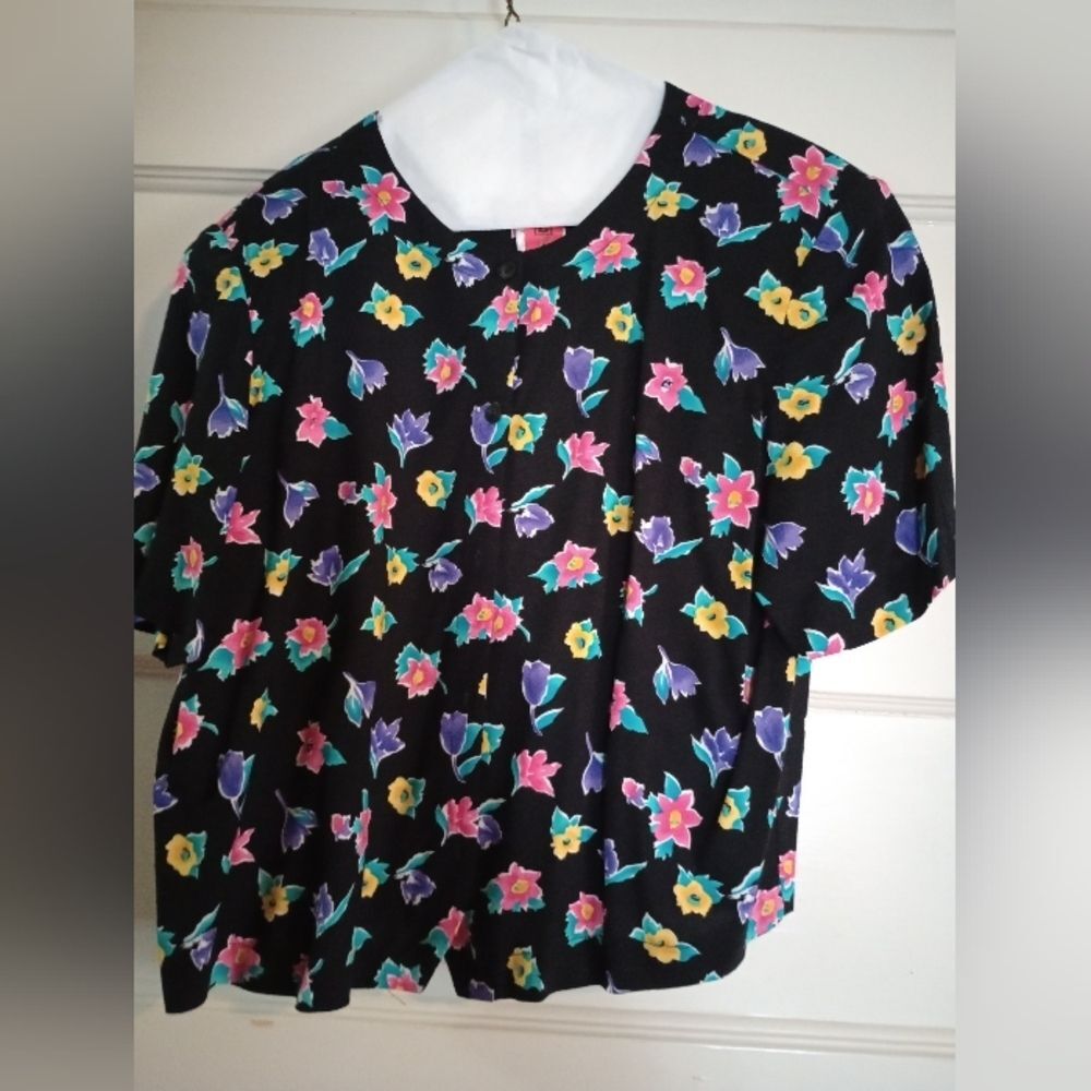 Liz Baker 14 women's top (Rox452)